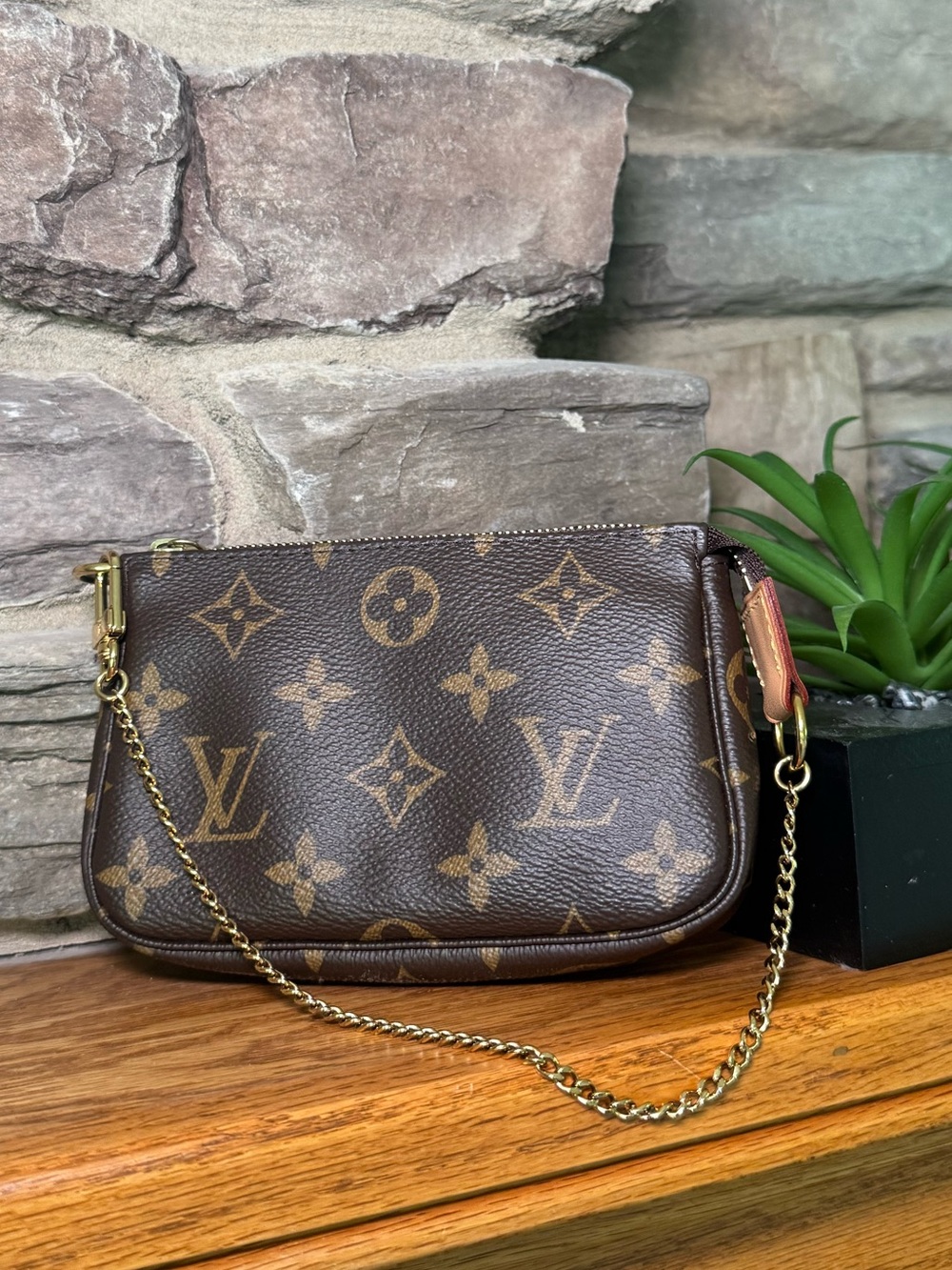 Louis Vuitton Mini Pochette